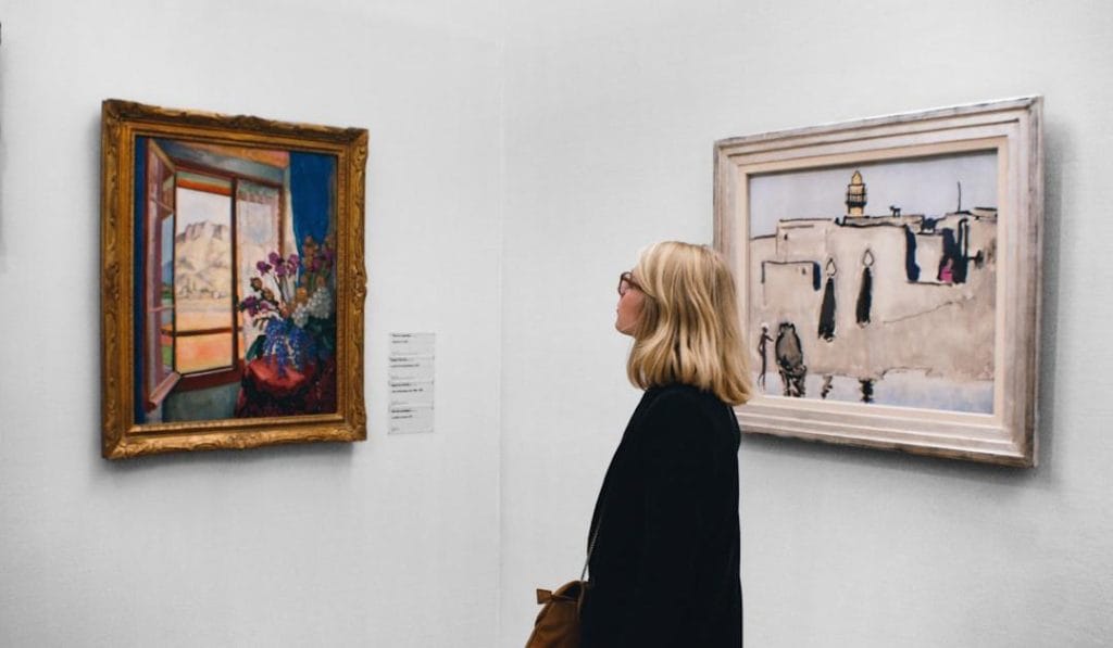 What not to do in a museum